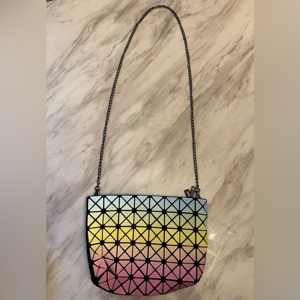 NWOT Geometric Gradient Crossbody Bag